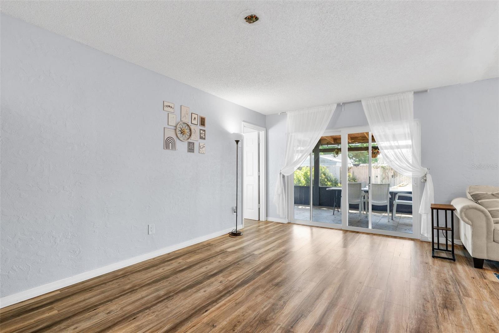 Image 9 of 38 For 128 Euclid Avenue