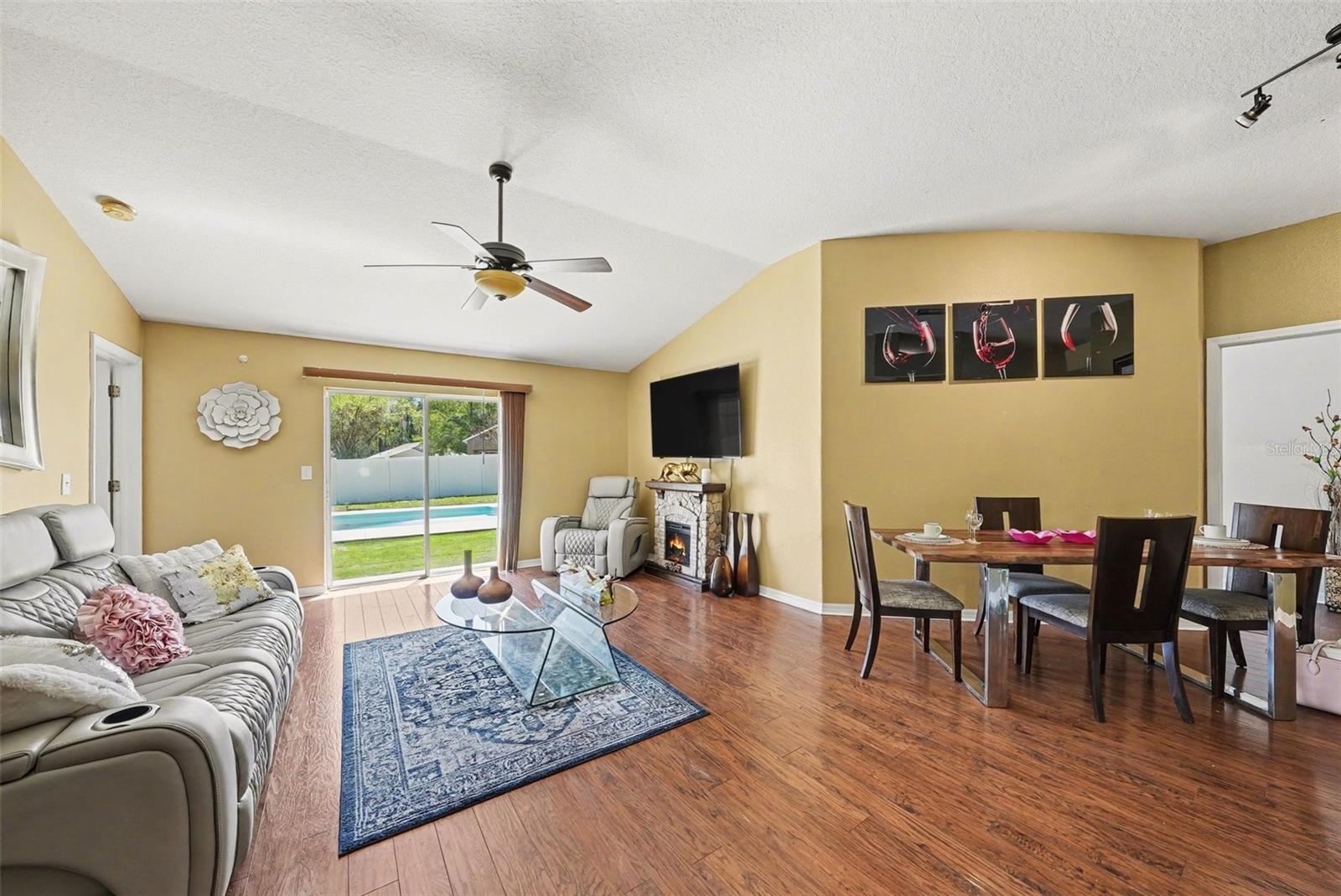 Image 4 of 30 For 12204 Luftburrow Ln