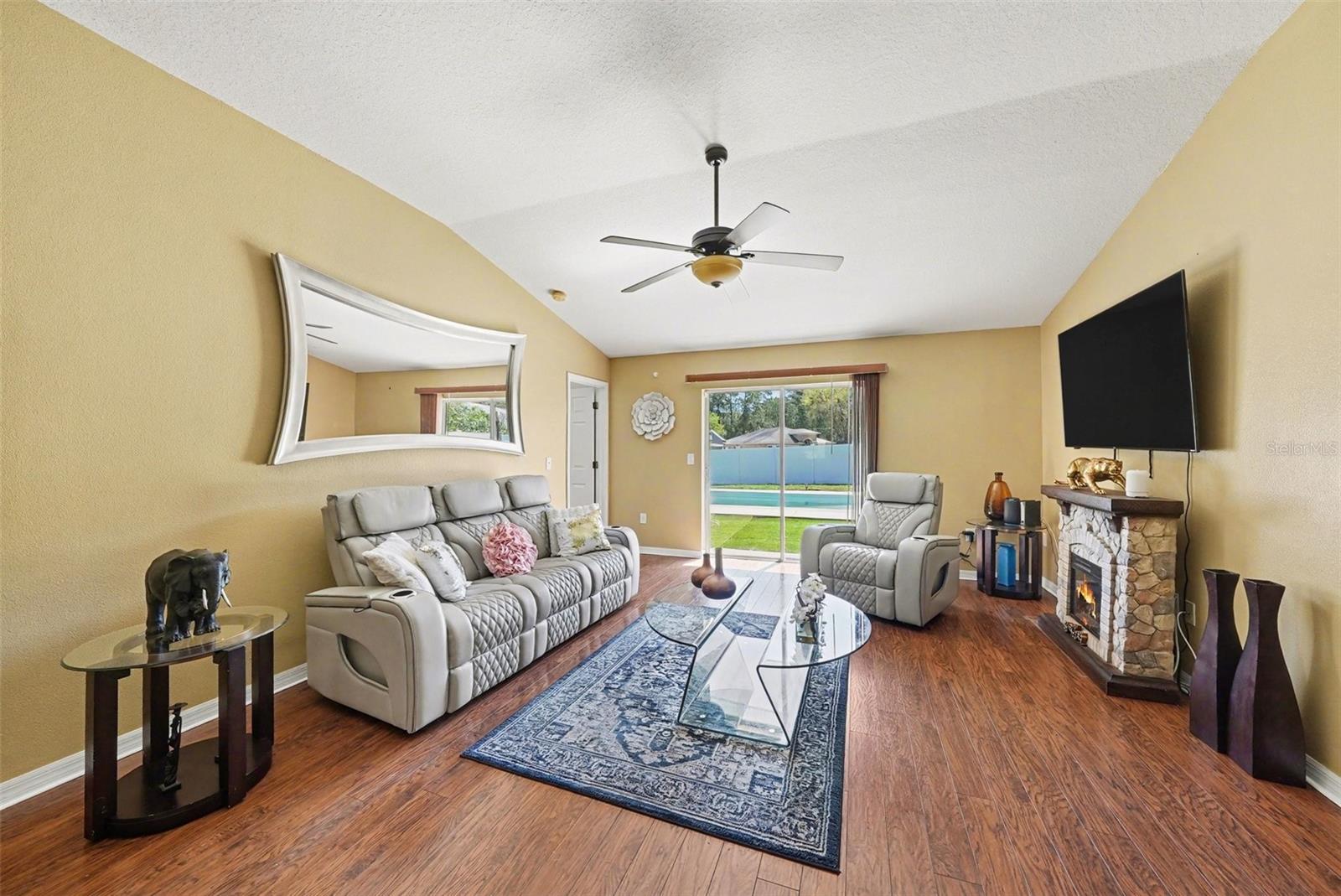 Image 6 of 30 For 12204 Luftburrow Ln