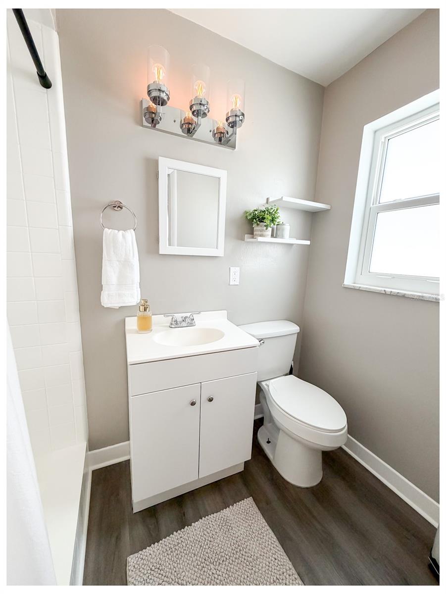 Image 18 of 27 For 2225 Nellie Street