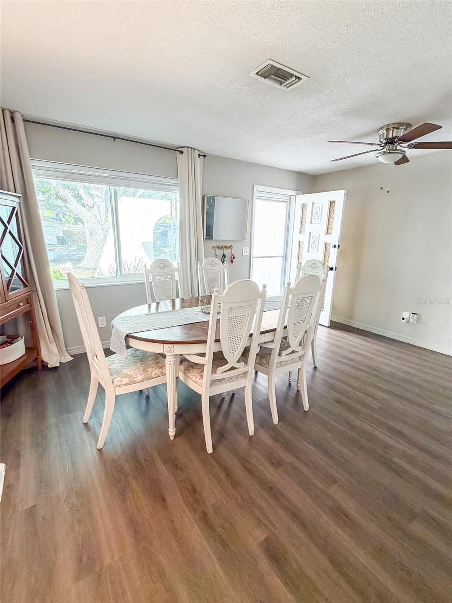 Image 4 of 27 For 2225 Nellie Street