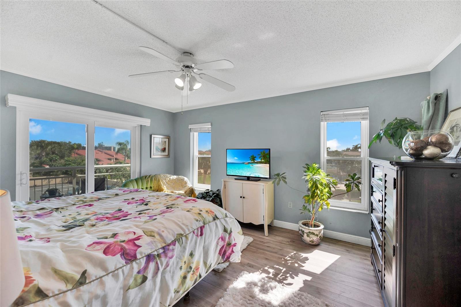 Image 13 of 30 For 4900 Brittany Drive S 301