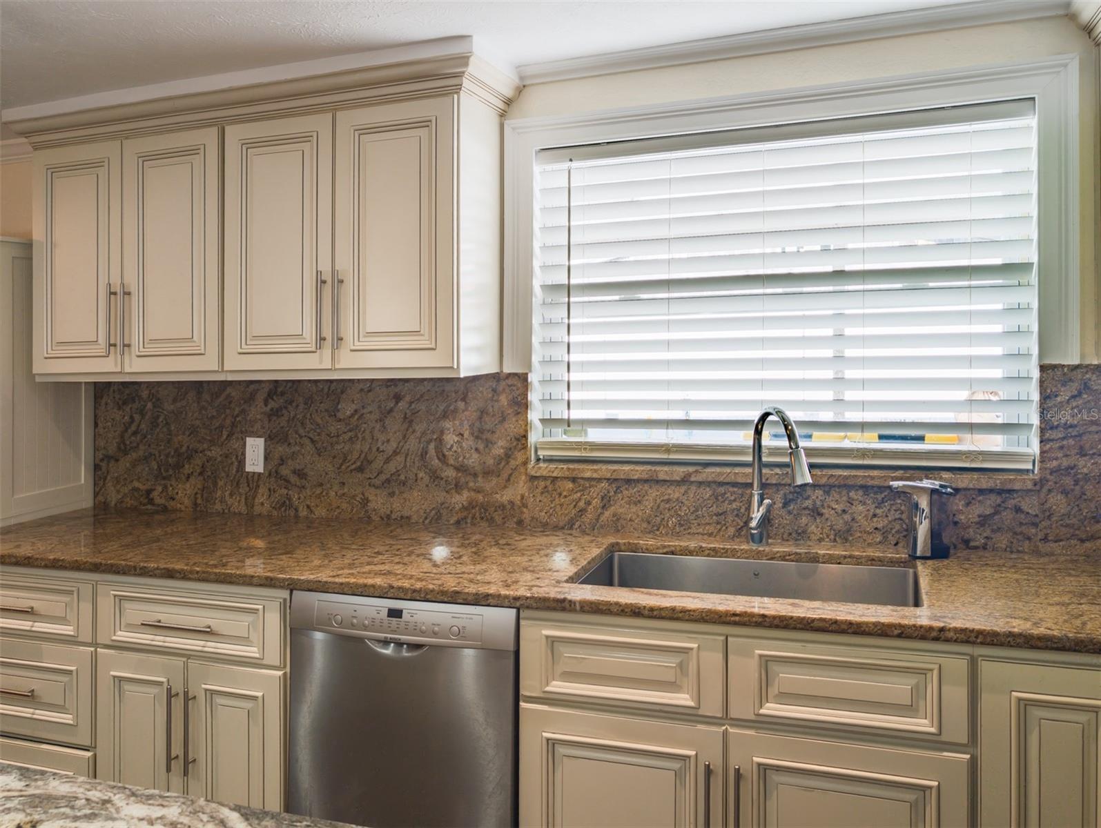 Image 10 of 66 For 9436 Palm Avenue