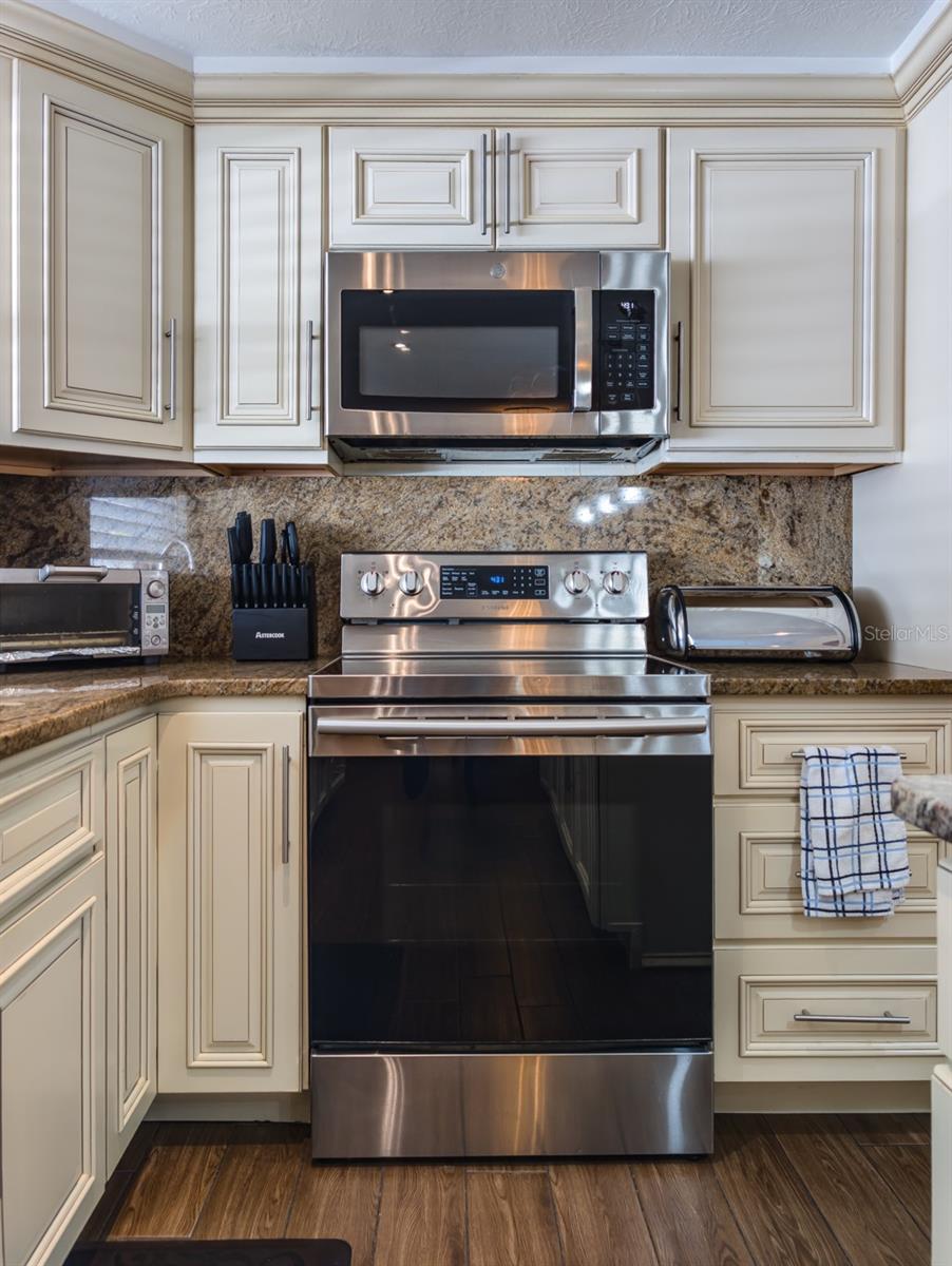 Image 16 of 66 For 9436 Palm Avenue