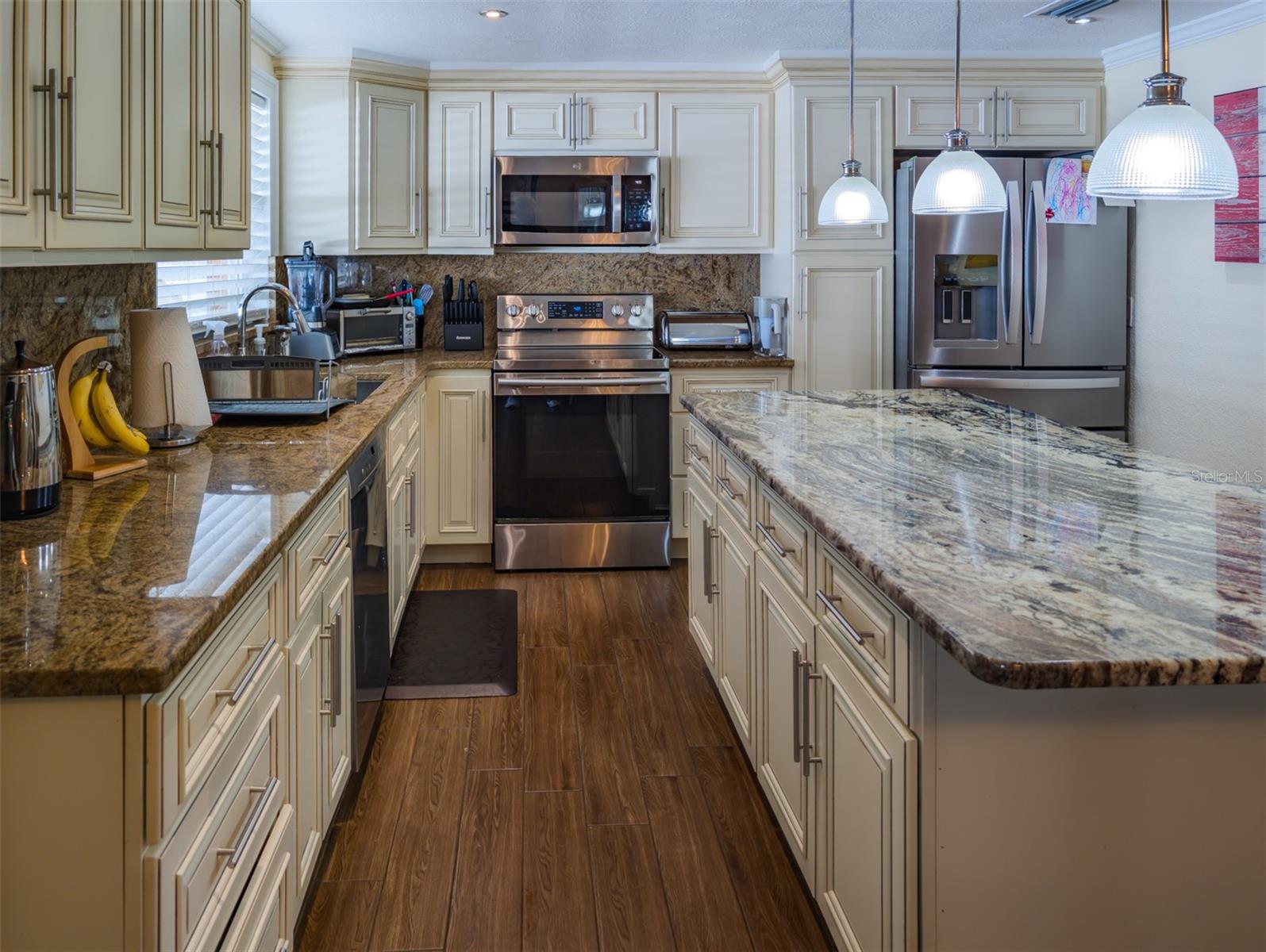 Image 17 of 66 For 9436 Palm Avenue