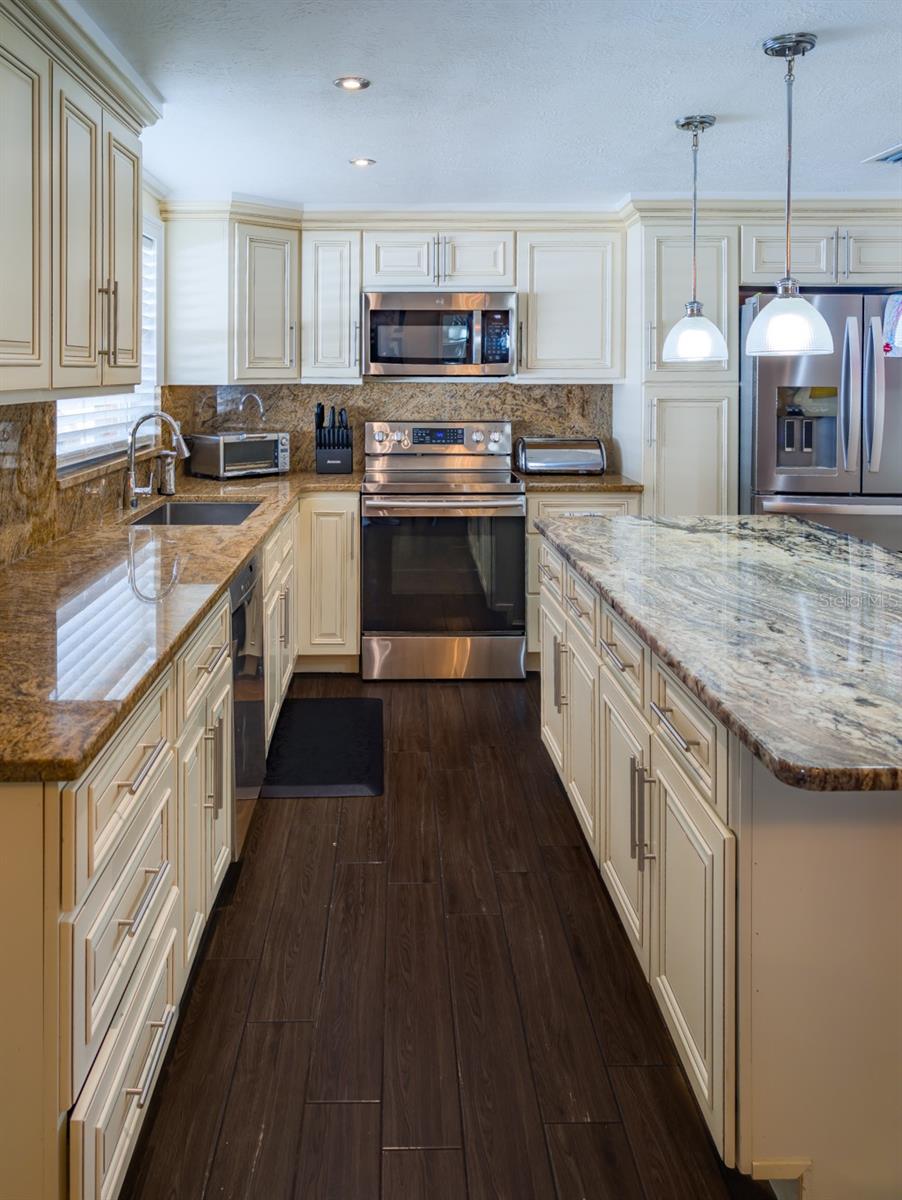 Image 19 of 66 For 9436 Palm Avenue