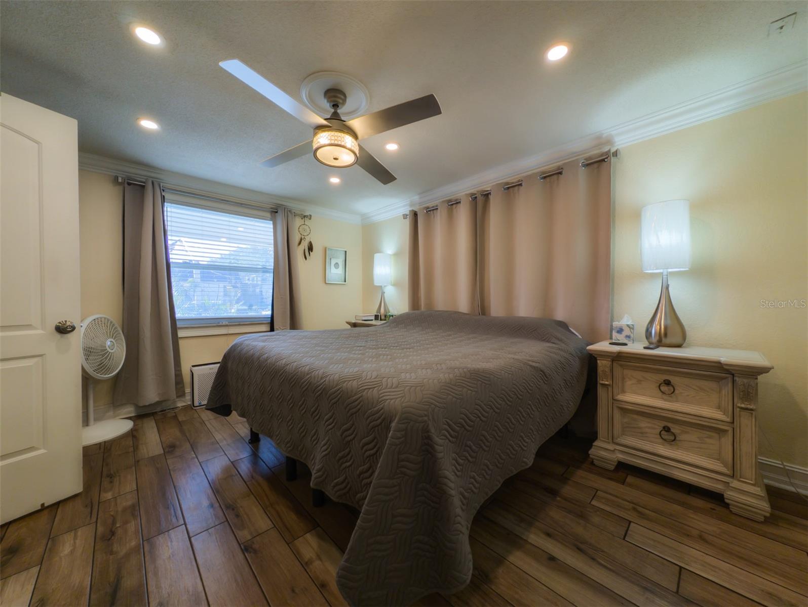 Image 26 of 66 For 9436 Palm Avenue