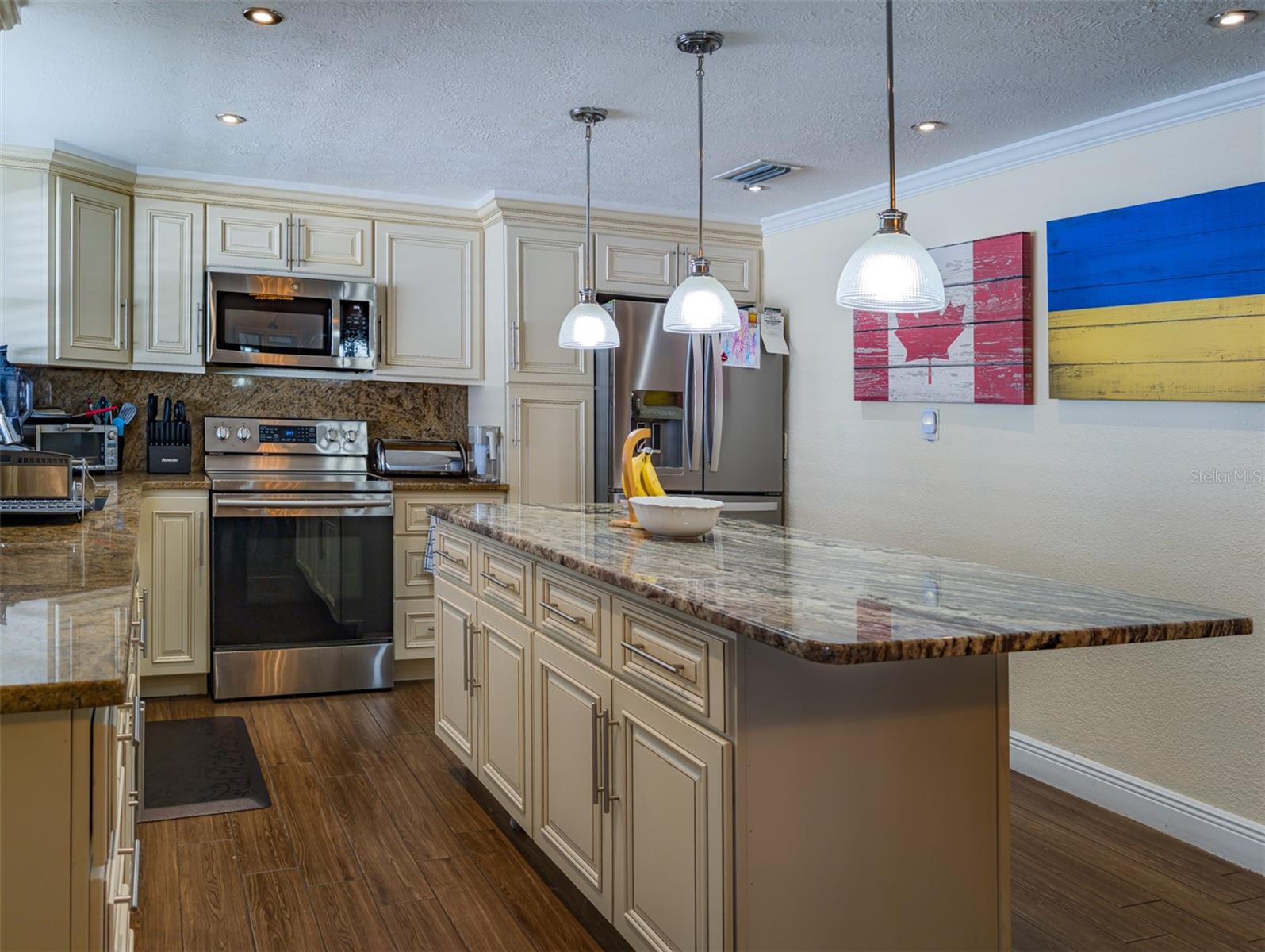 Image 9 of 66 For 9436 Palm Avenue