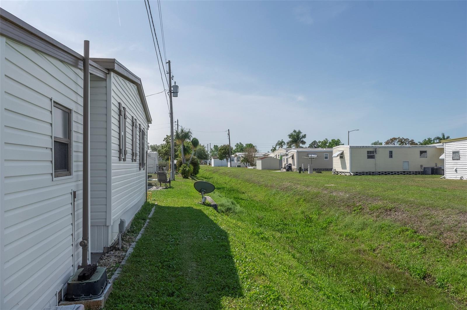 Image 26 of 35 For 34236 Canal Drive N 236