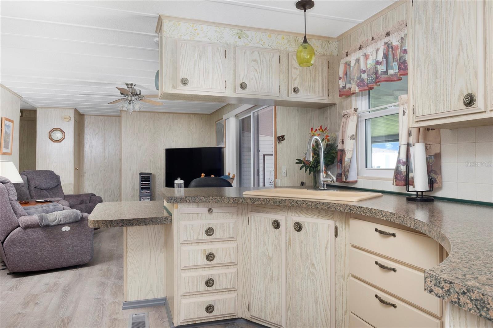 Image 9 of 35 For 34236 Canal Drive N 236