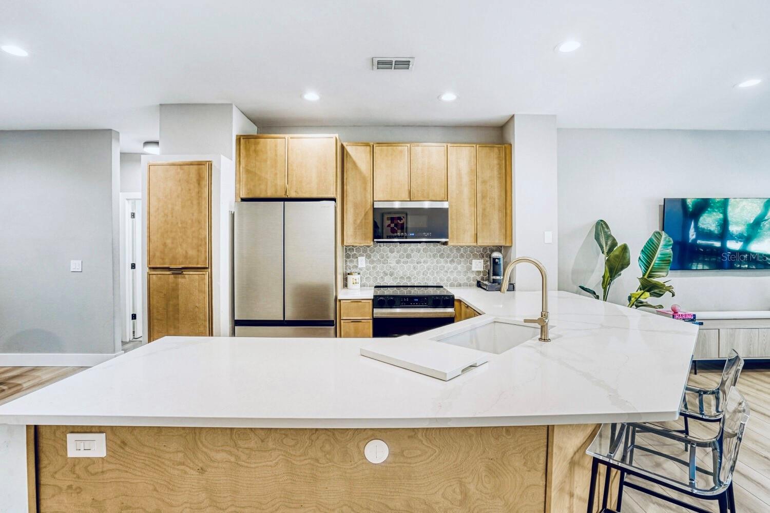 Image 5 of 19 For 636 Arbor Lake Lane