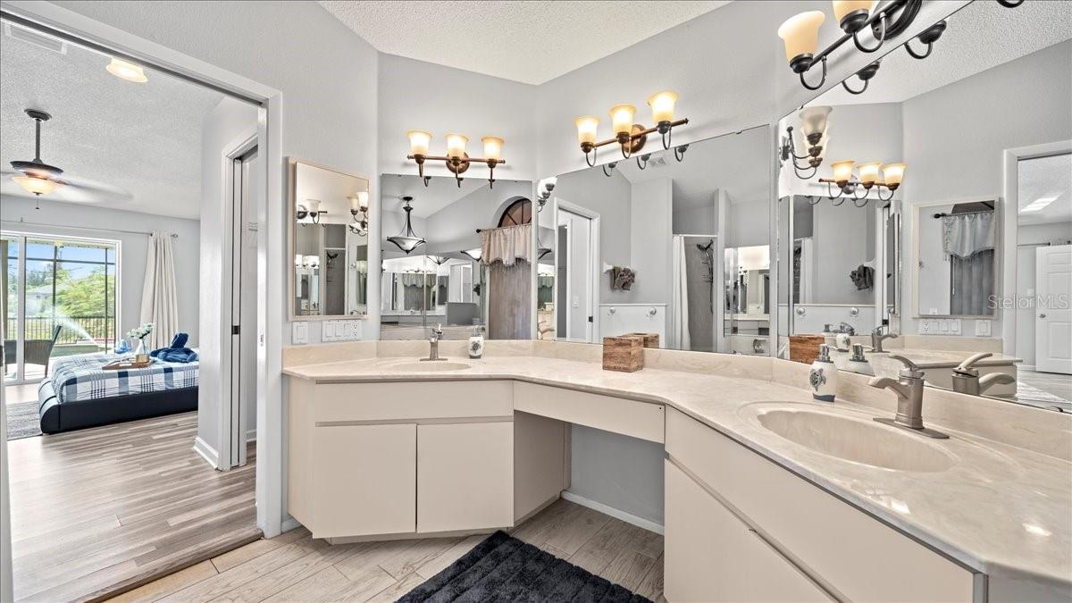 Image 12 of 30 For 11195 Seabreeze Avenue