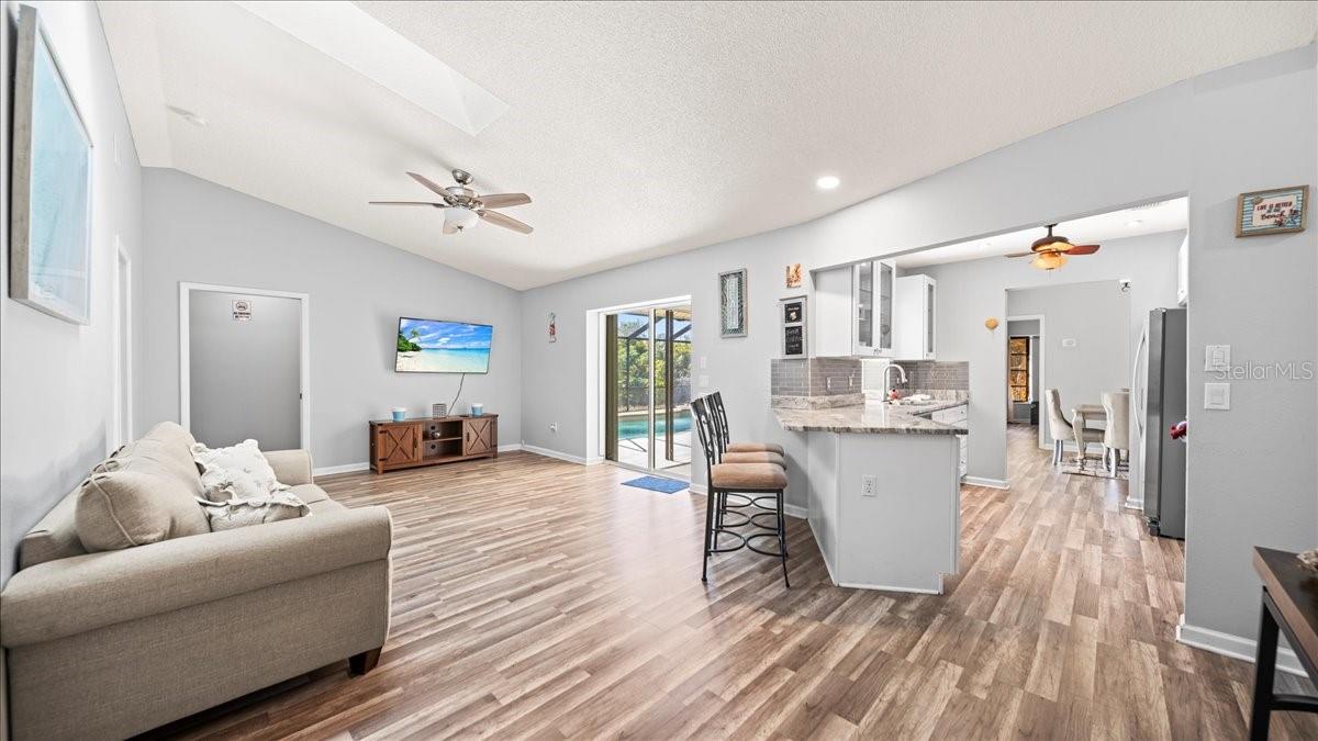 Image 16 of 30 For 11195 Seabreeze Avenue