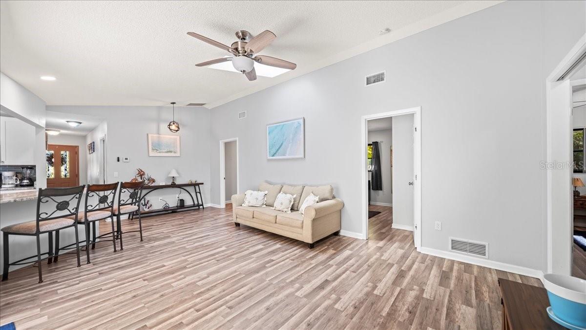 Image 19 of 30 For 11195 Seabreeze Avenue