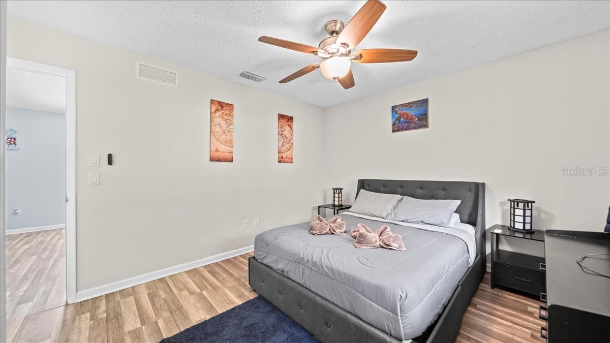 Image 21 of 30 For 11195 Seabreeze Avenue