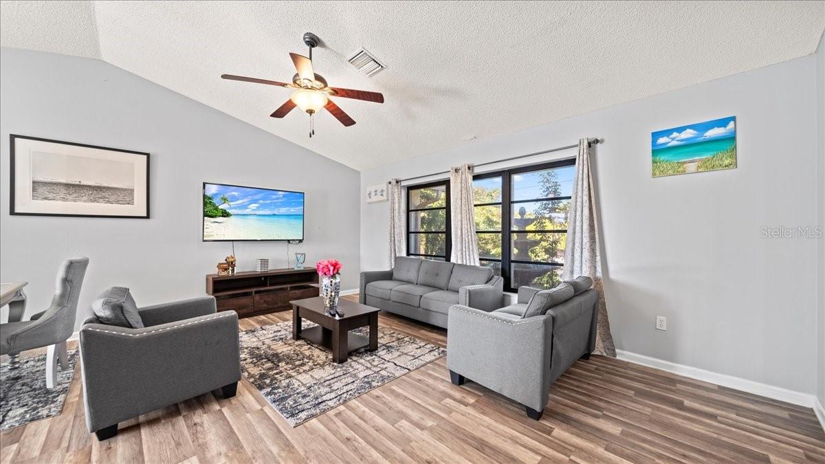 Image 6 of 30 For 11195 Seabreeze Avenue