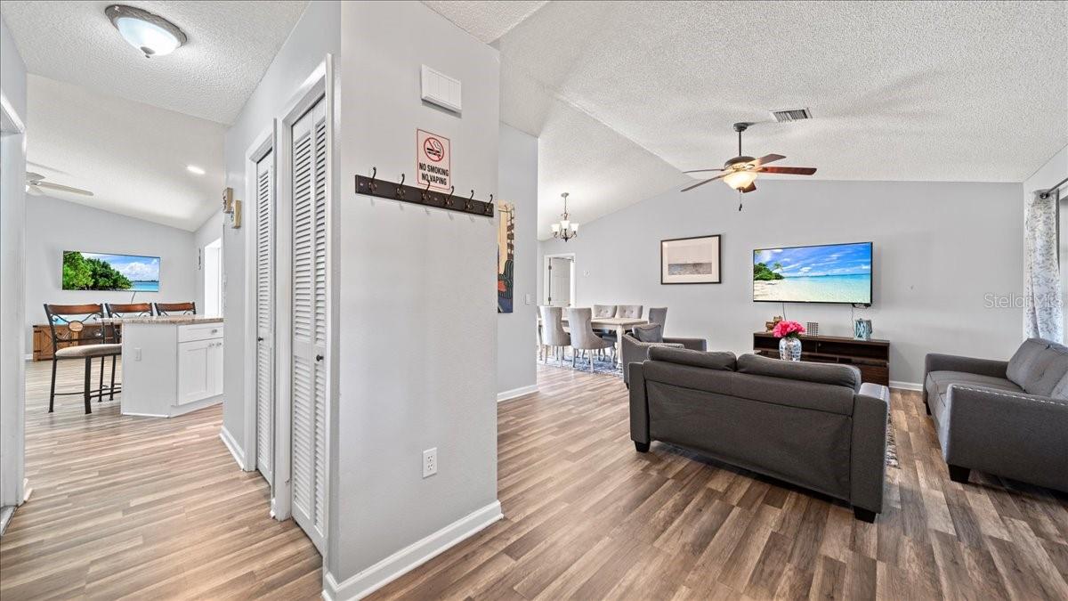 Image 7 of 30 For 11195 Seabreeze Avenue