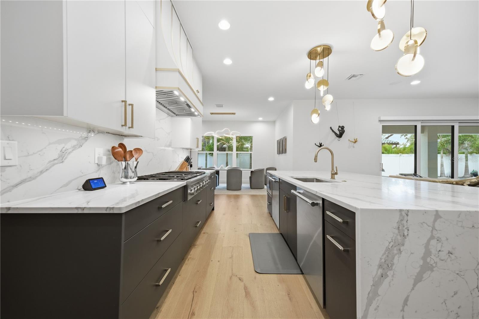 Image 10 of 56 For 3611 Barcelona Street