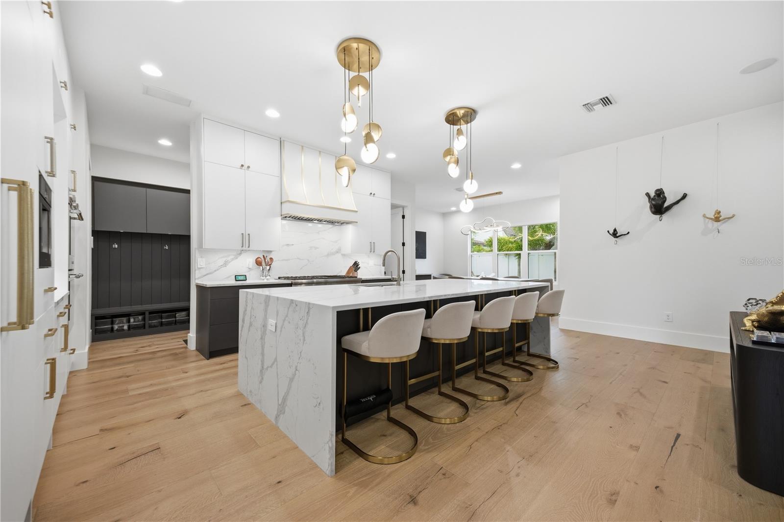 Image 11 of 56 For 3611 Barcelona Street