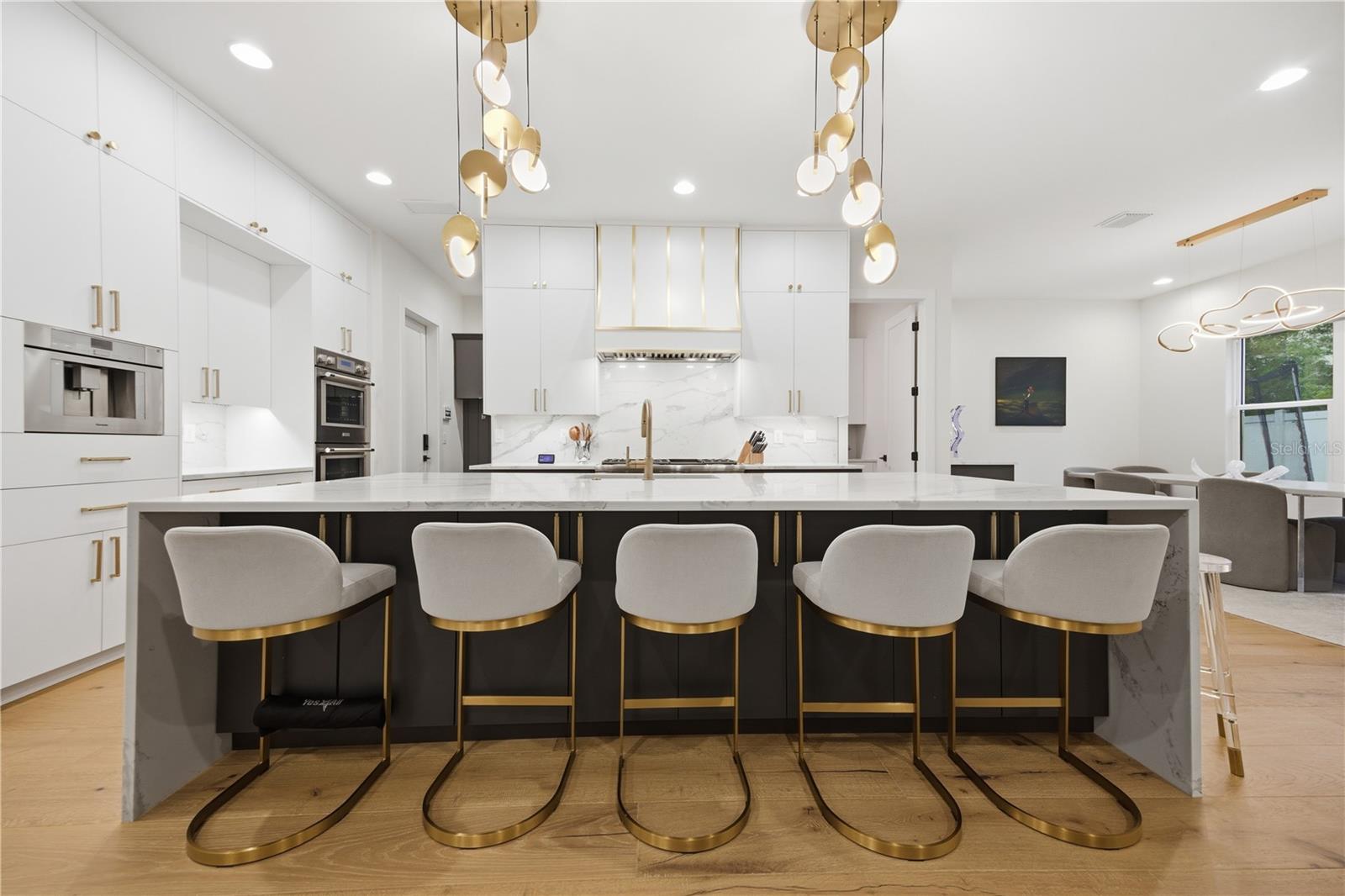 Image 14 of 56 For 3611 Barcelona Street