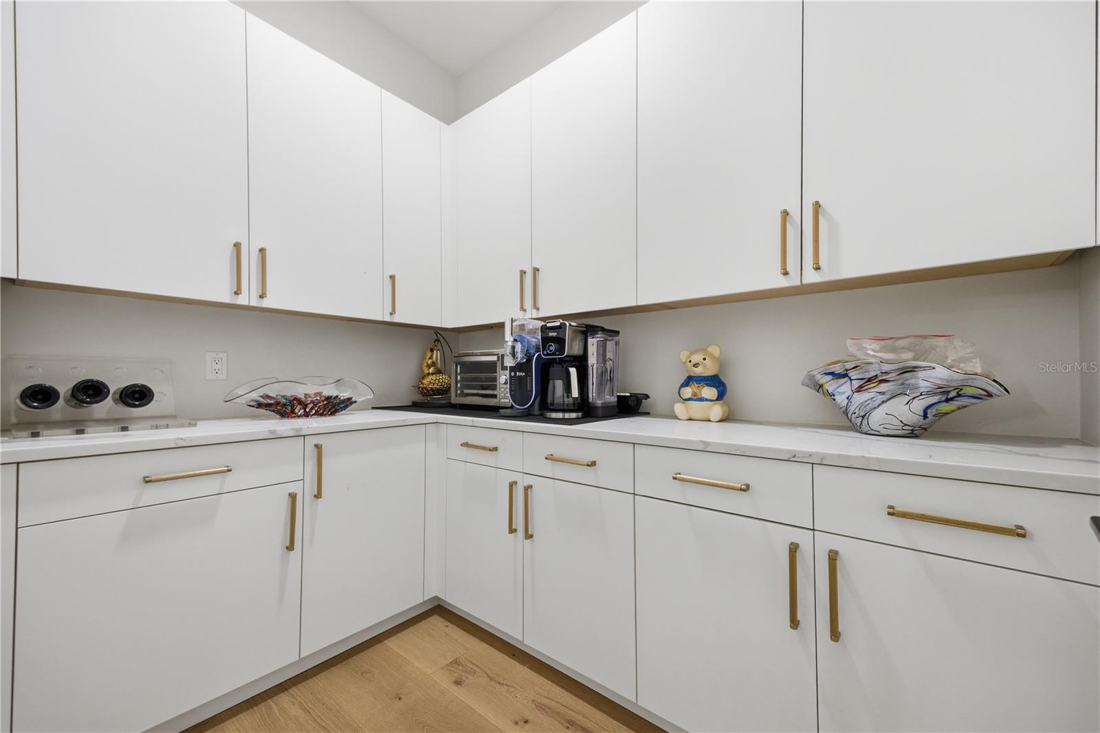 Image 16 of 56 For 3611 Barcelona Street