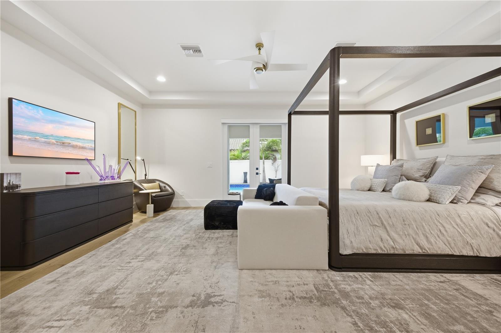 Image 21 of 56 For 3611 Barcelona Street