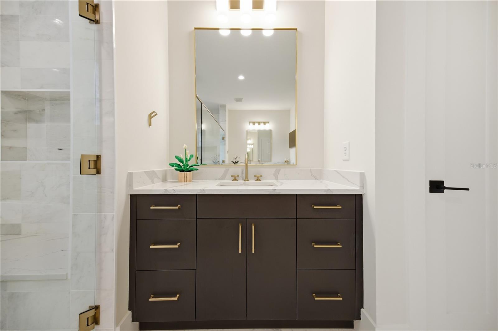 Image 23 of 56 For 3611 Barcelona Street