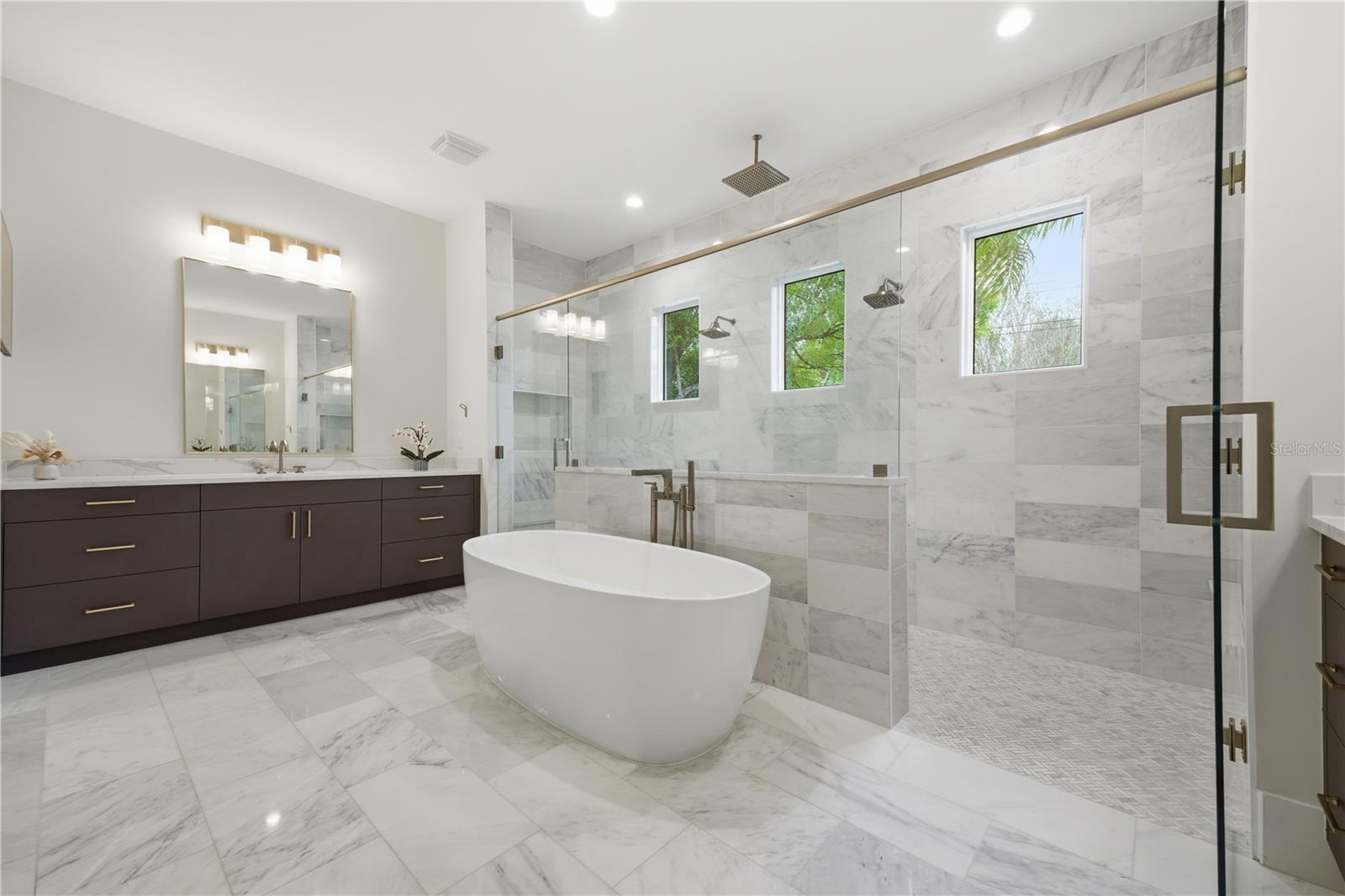 Image 30 of 56 For 3611 Barcelona Street