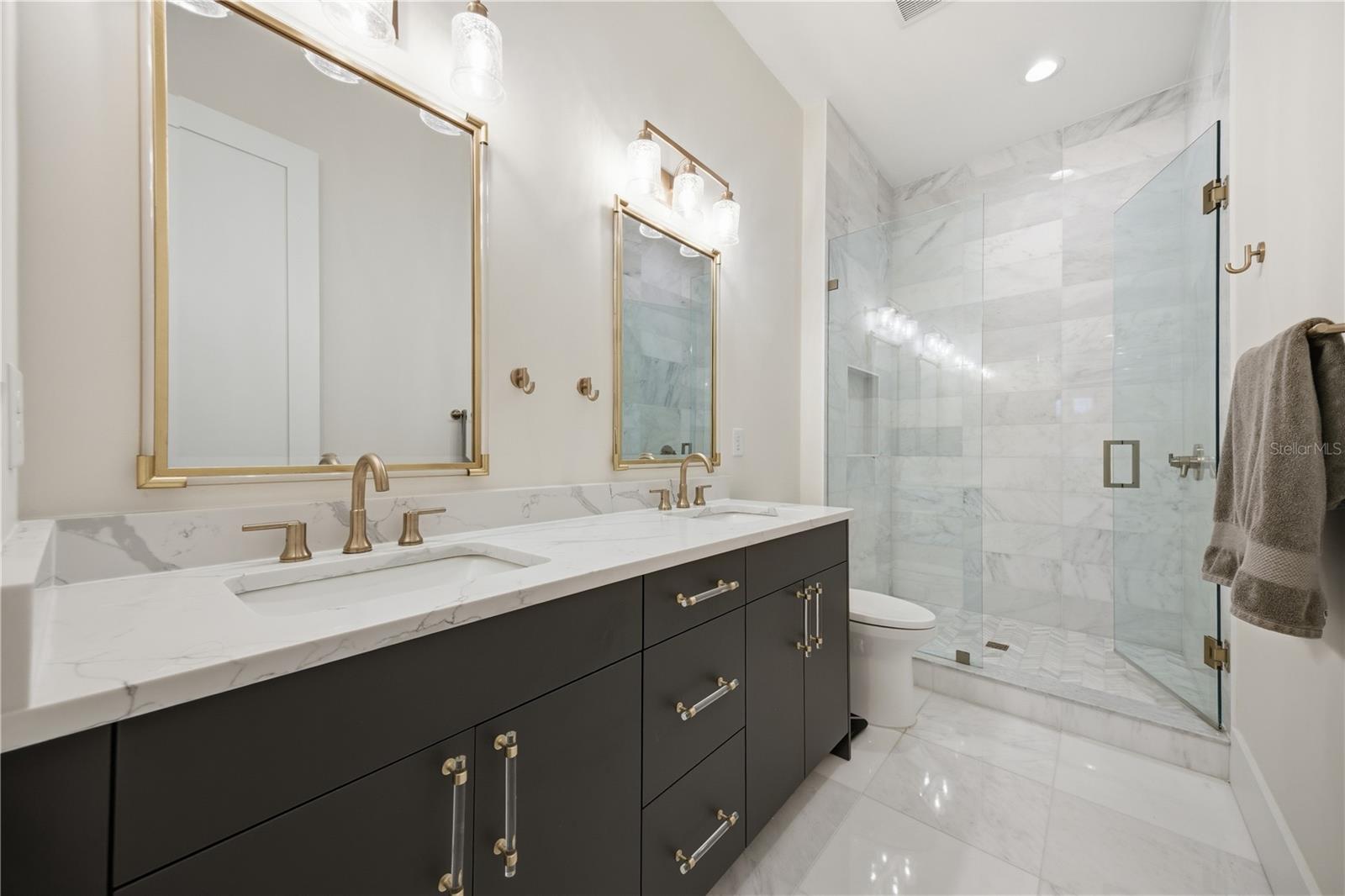 Image 41 of 56 For 3611 Barcelona Street