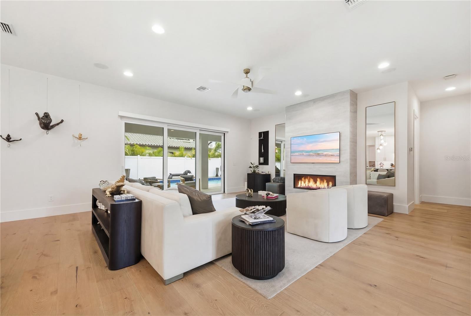 Image 8 of 56 For 3611 Barcelona Street