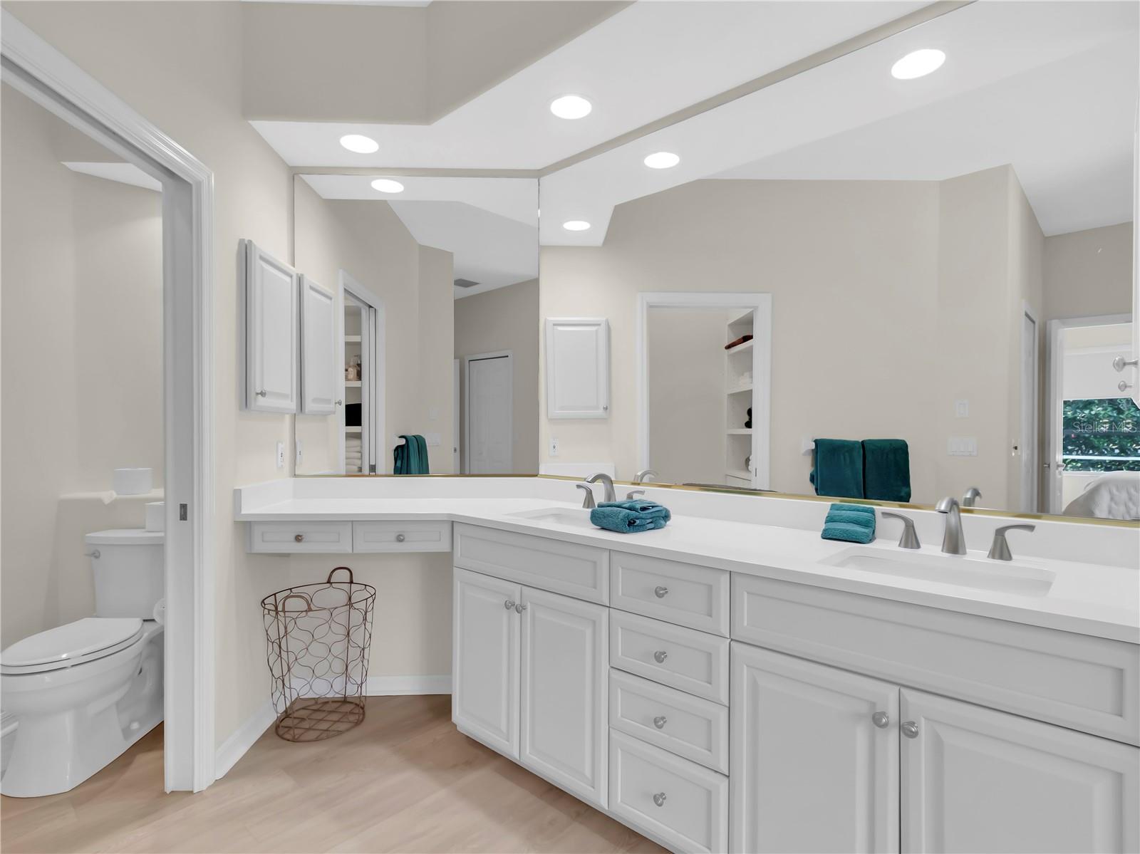 Image 17 of 32 For 8870 Huntington Pointe Drive