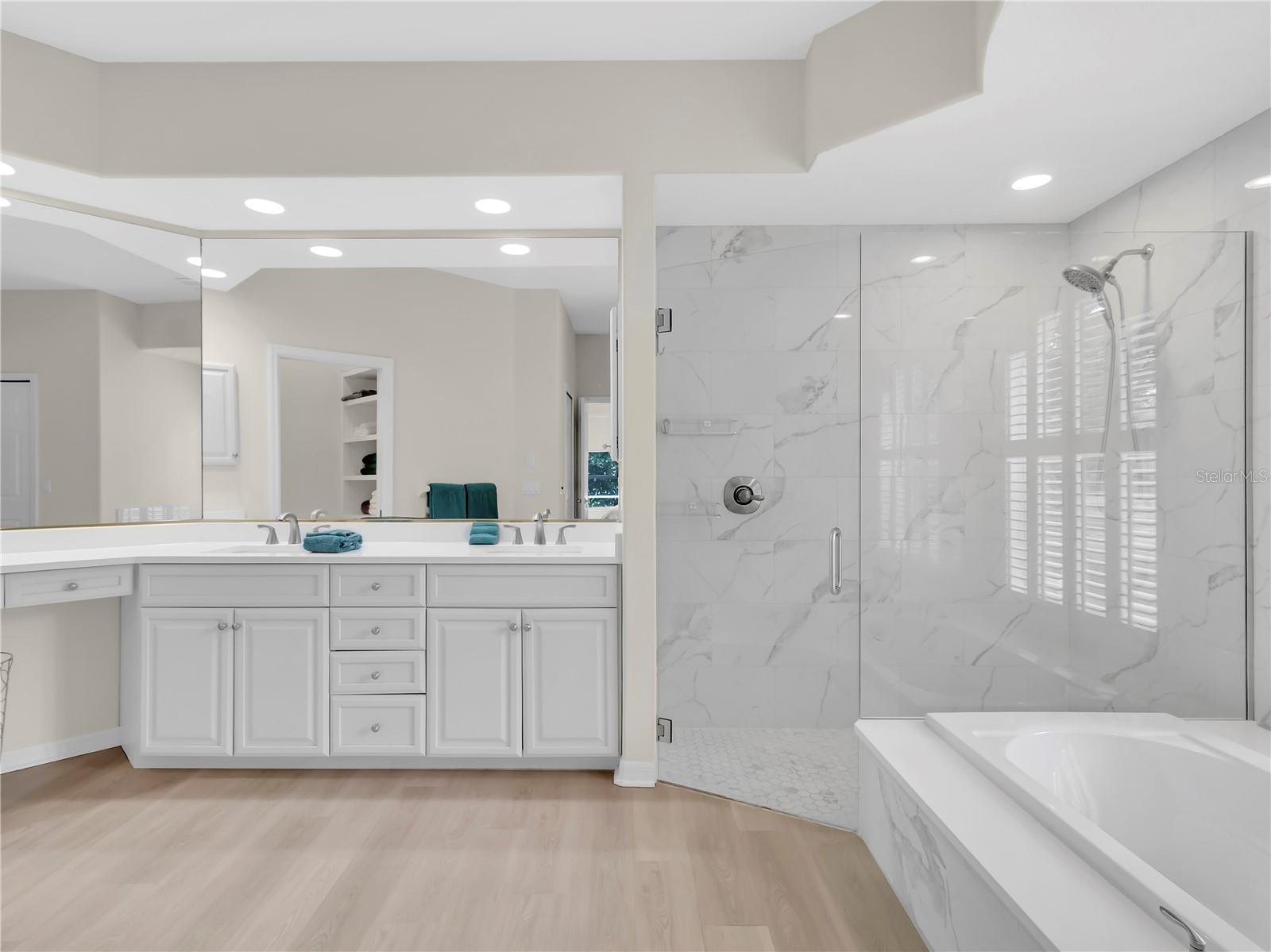 Image 18 of 32 For 8870 Huntington Pointe Drive