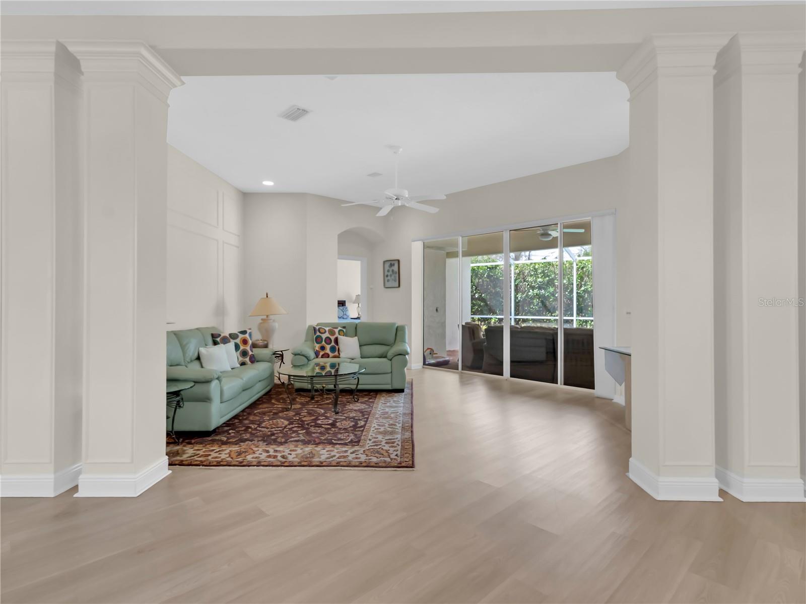 Image 5 of 32 For 8870 Huntington Pointe Drive