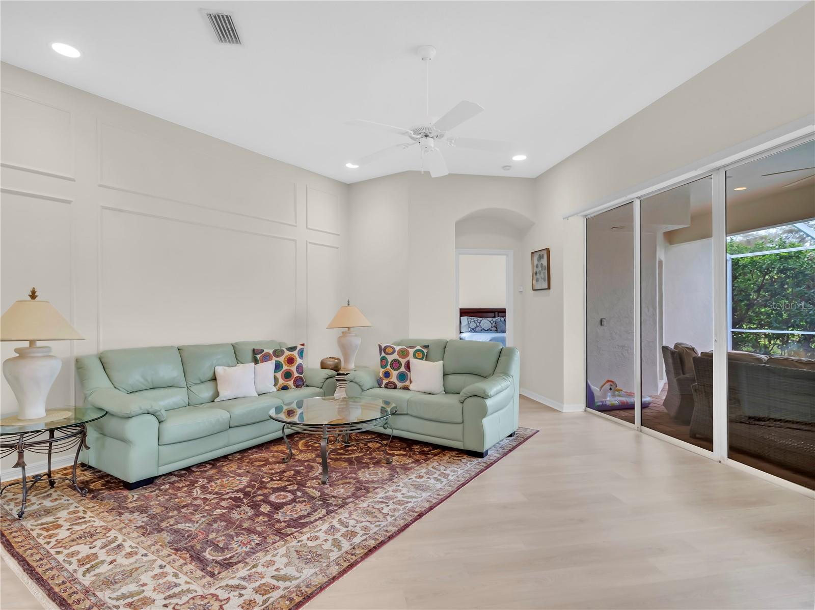 Image 6 of 32 For 8870 Huntington Pointe Drive