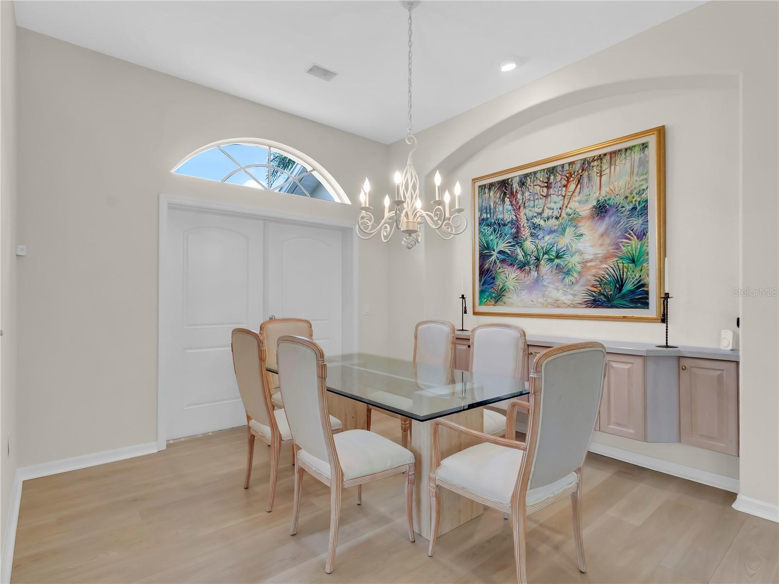 Image 7 of 32 For 8870 Huntington Pointe Drive