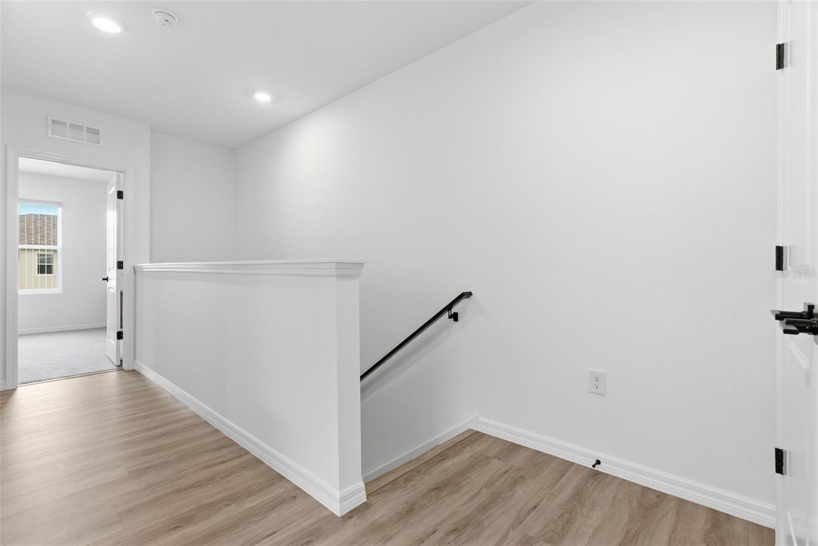 Image 25 of 36 For 475 Mangrove Shade Circle