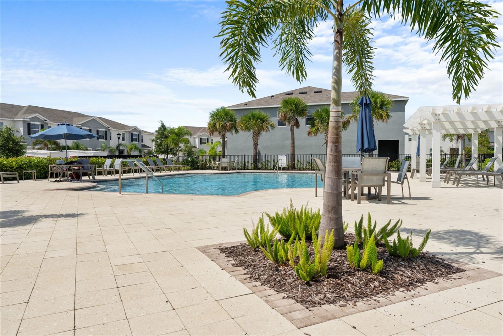 Image 30 of 36 For 475 Mangrove Shade Circle