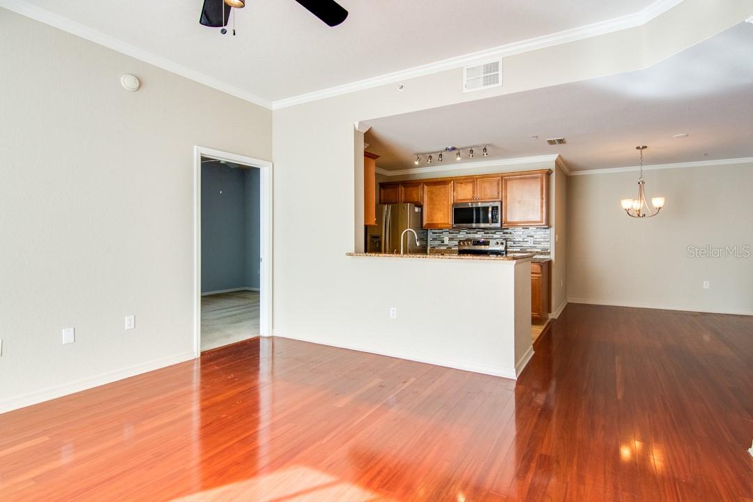 Image 10 of 34 For 700 Harbour Island Boulevard 412