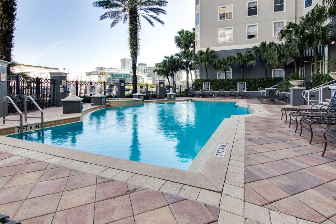 Image 21 of 34 For 700 Harbour Island Boulevard 412