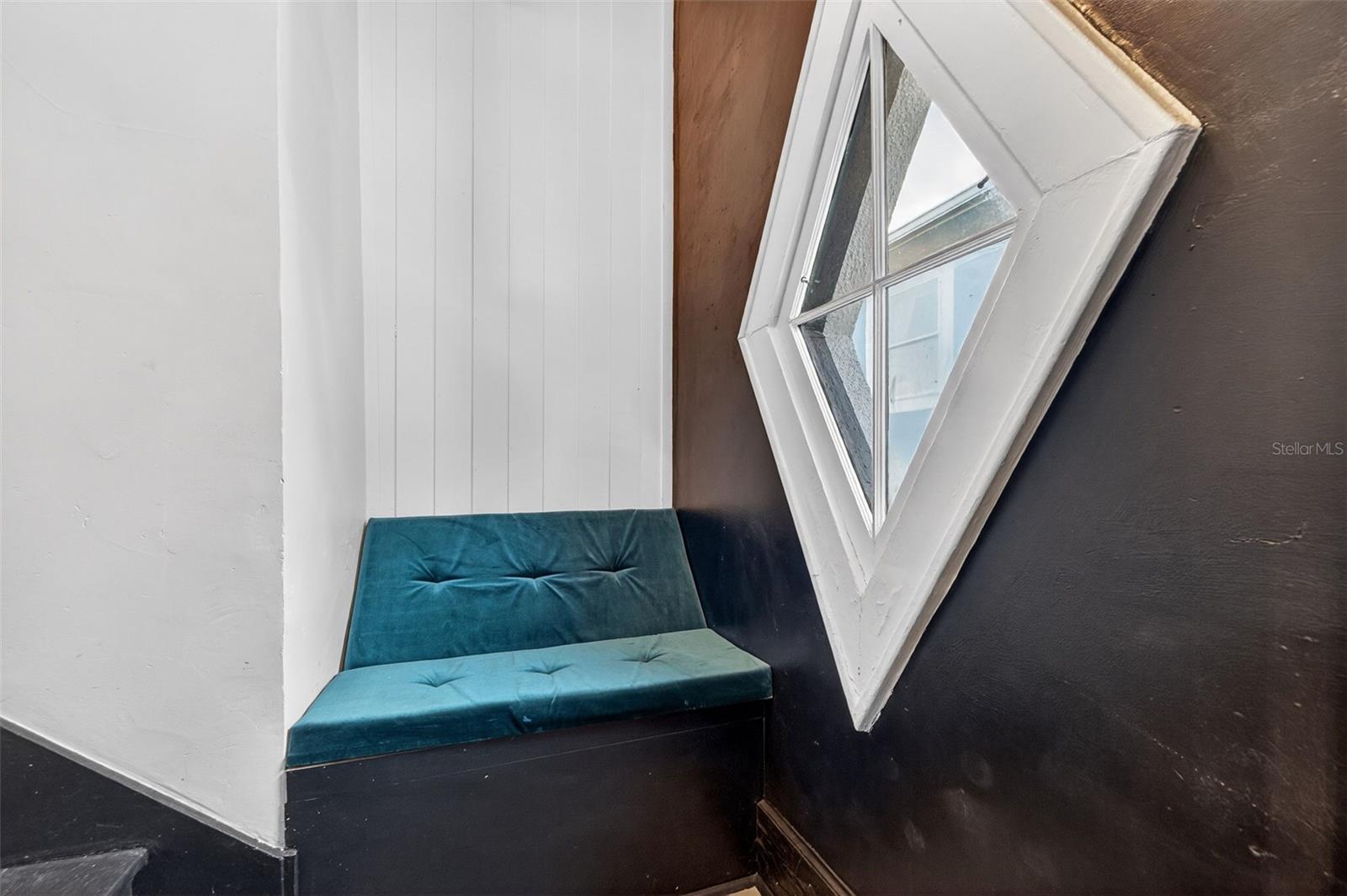 Image 24 of 49 For 6566 1st Avenue S