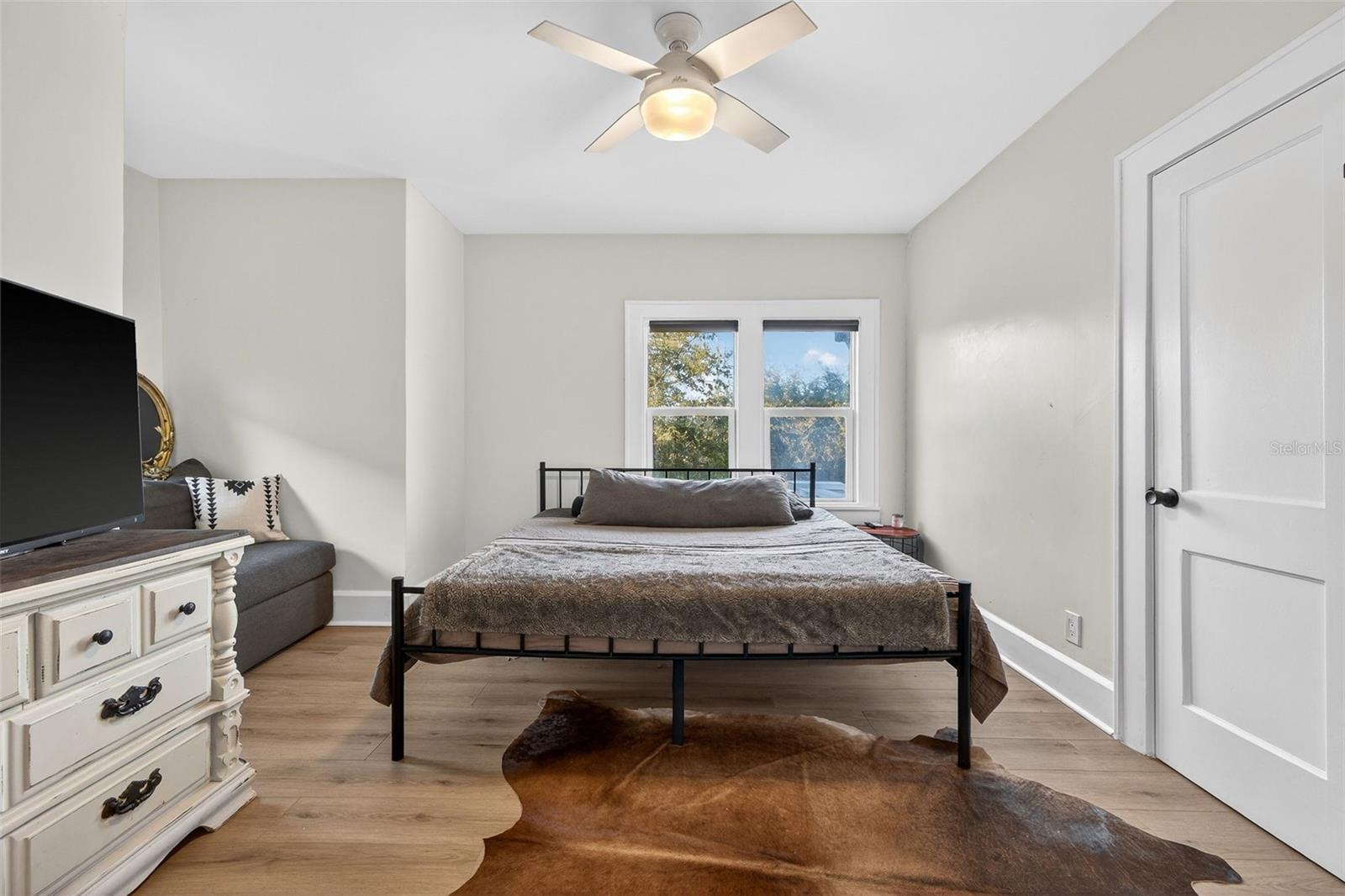 Image 31 of 49 For 6566 1st Avenue S