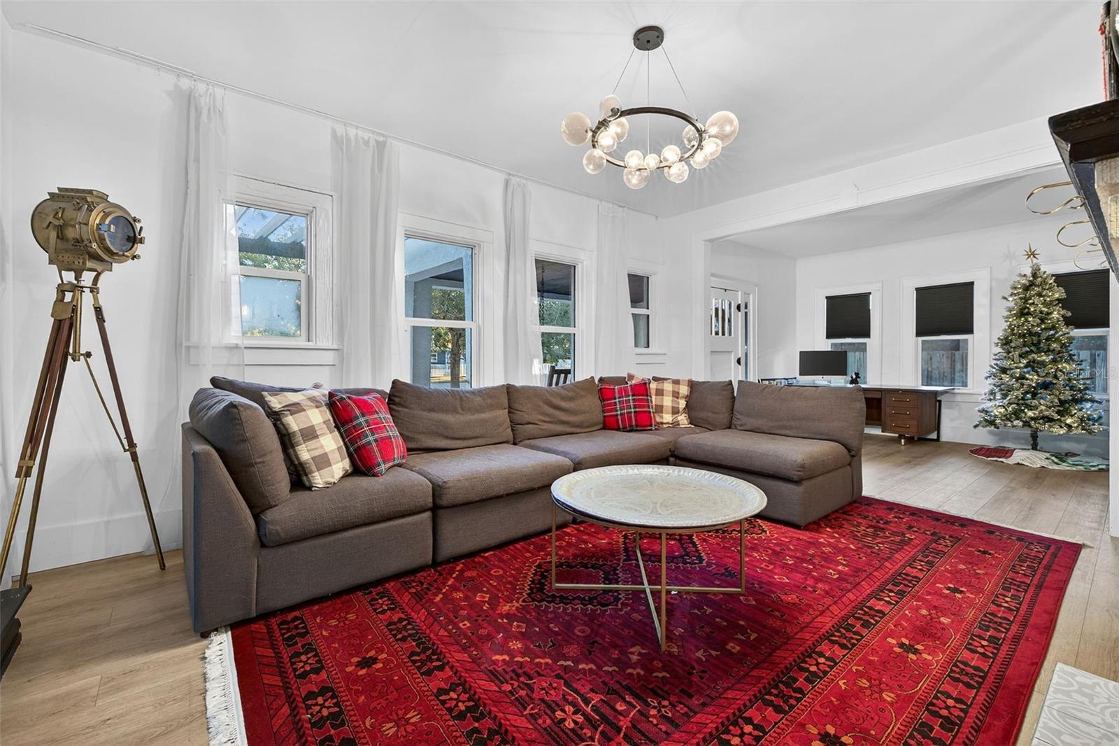 Image 8 of 49 For 6566 1st Avenue S