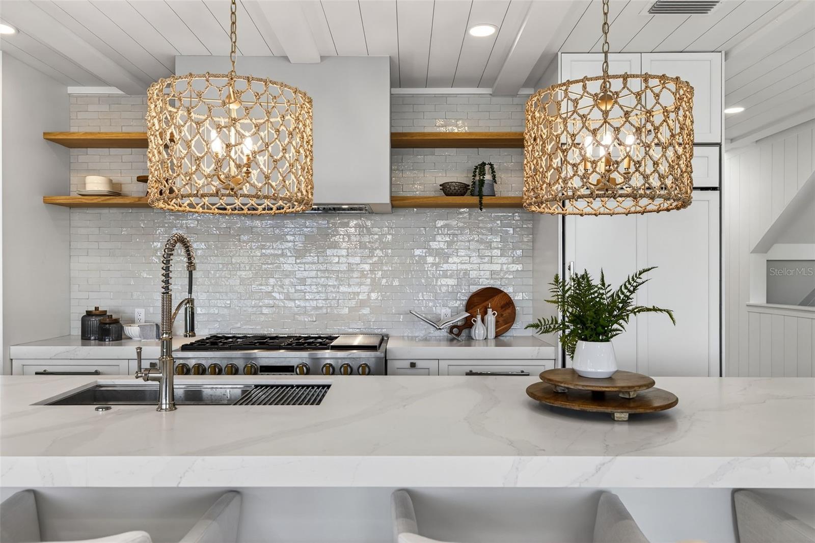 Image 17 of 97 For 8505 Blind Pass Drive