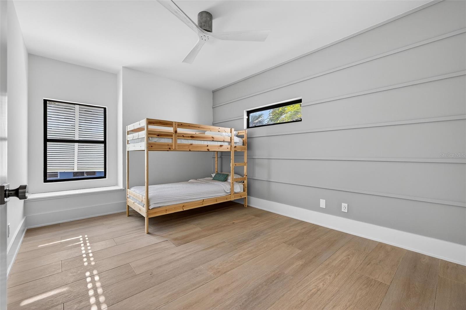 Image 31 of 97 For 8505 Blind Pass Drive