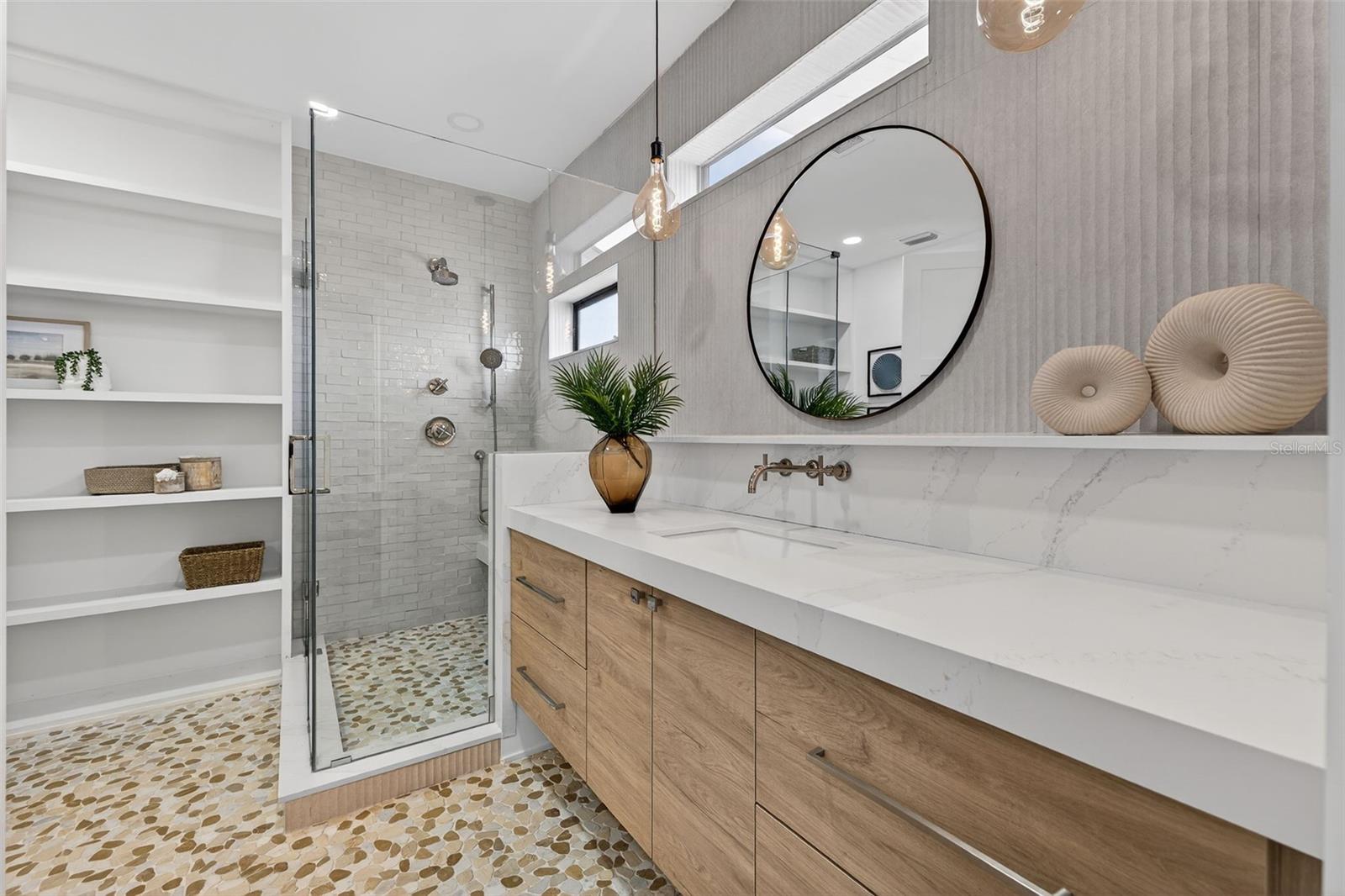 Image 34 of 97 For 8505 Blind Pass Drive