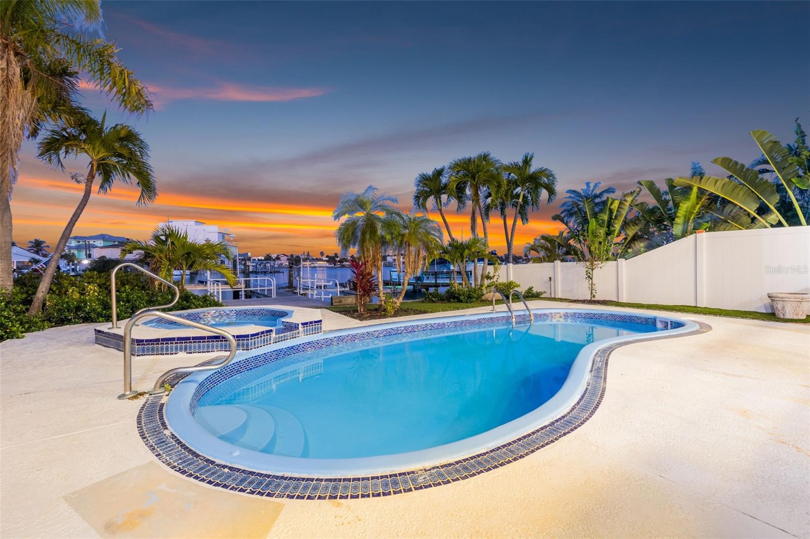 Image 69 of 97 For 8505 Blind Pass Drive