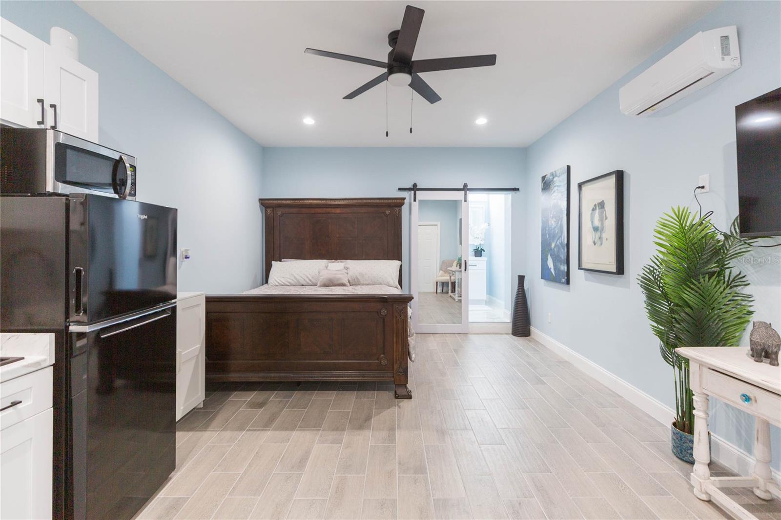 Image 5 of 26 For 4906 Riverhills Drive A