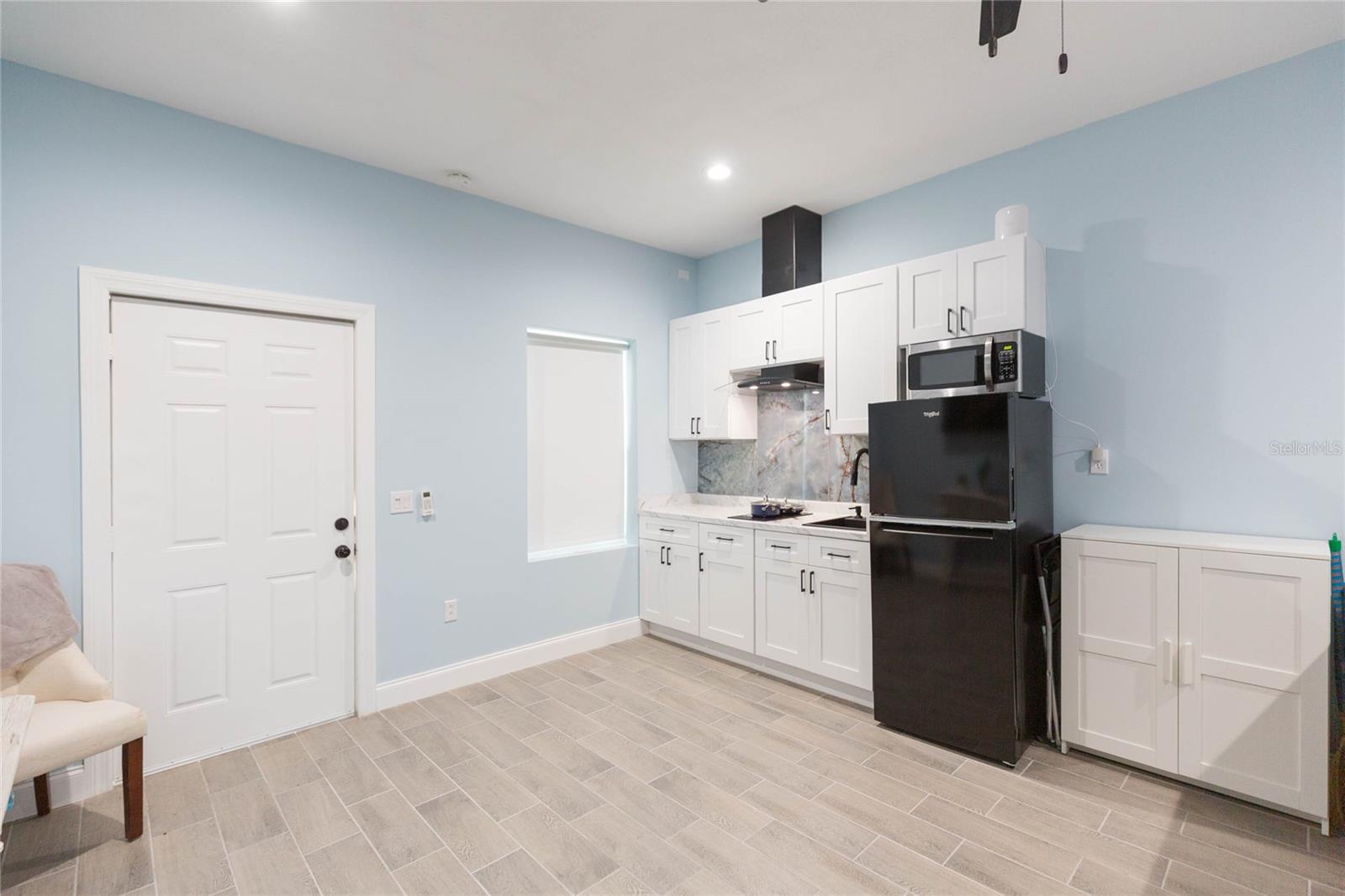 Image 8 of 26 For 4906 Riverhills Drive A