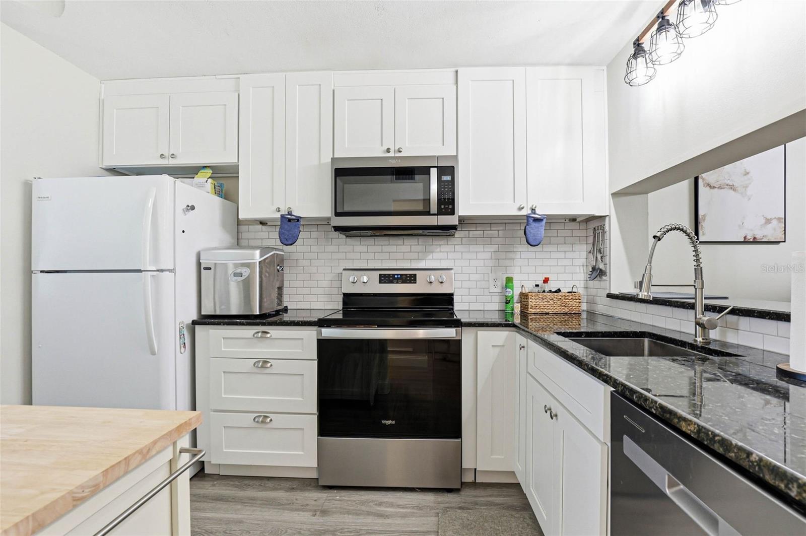 Image 10 of 42 For 2424 Tampa Bay Boulevard M404