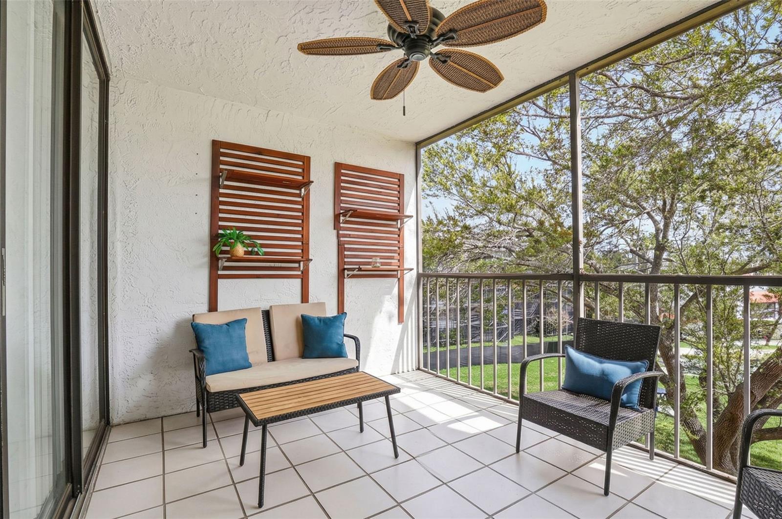 Image 29 of 42 For 2424 Tampa Bay Boulevard M404